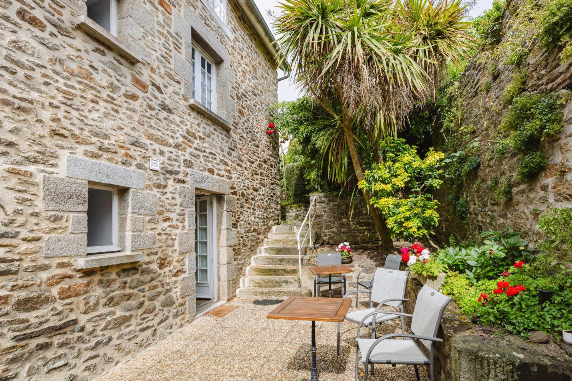 Demeures & Chateaux - Hotel De La Porte Saint-Malo Dinan Exterior foto