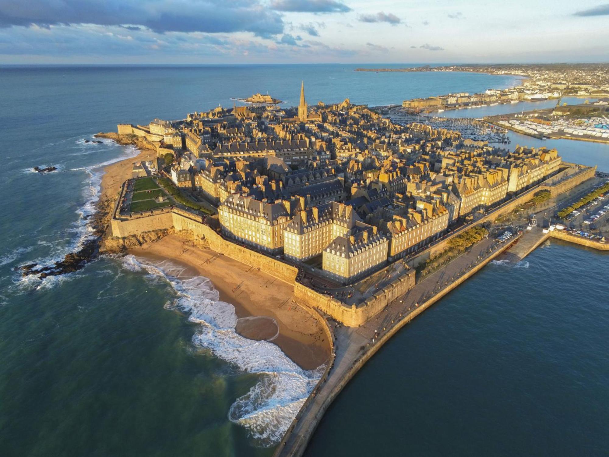 Demeures & Chateaux - Hotel De La Porte Saint-Malo Dinan Exterior foto